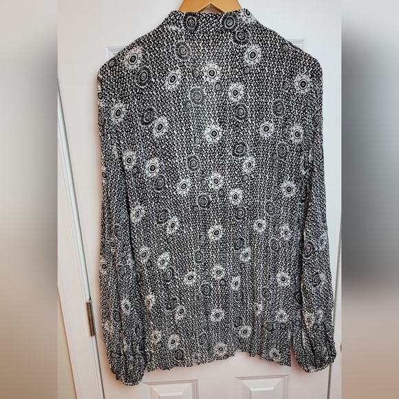 Sunny Leigh Crinkled Long Sleeved Top Women's Medium - Picture 8 of 12